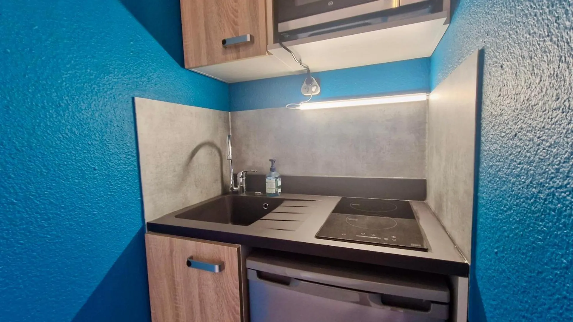 #Hb The Studious Europole Gem Tram Grenoble 0*,  France